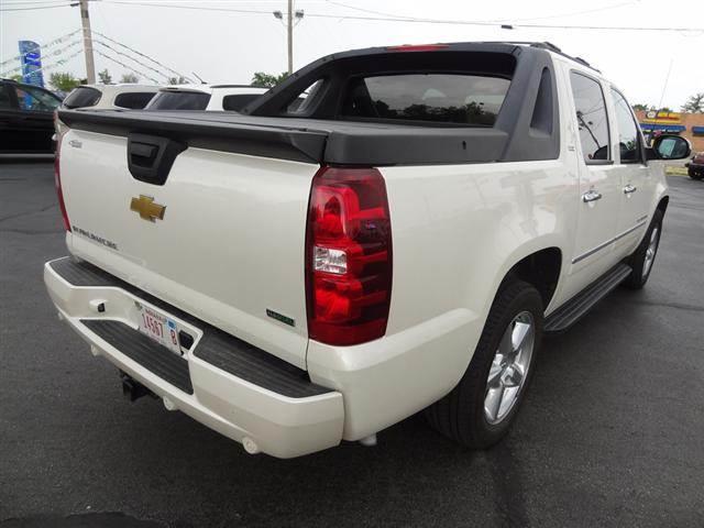 Chevrolet Avalanche 2011 photo 6