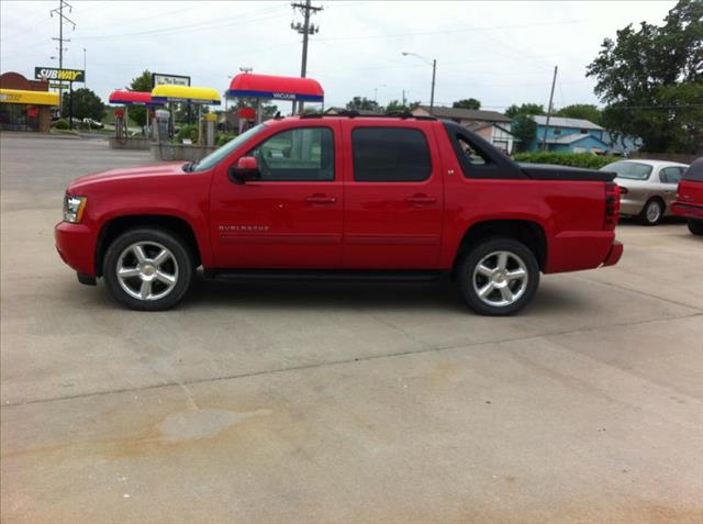 Chevrolet Avalanche 4dr Sdn 3.0L Luxury 4matic AWD Pickup Truck