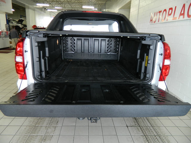 Chevrolet Avalanche 2011 photo 1