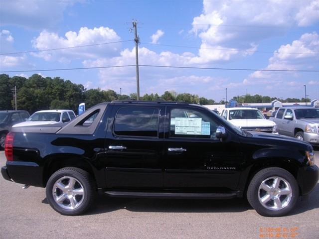 Chevrolet Avalanche 2011 photo 1