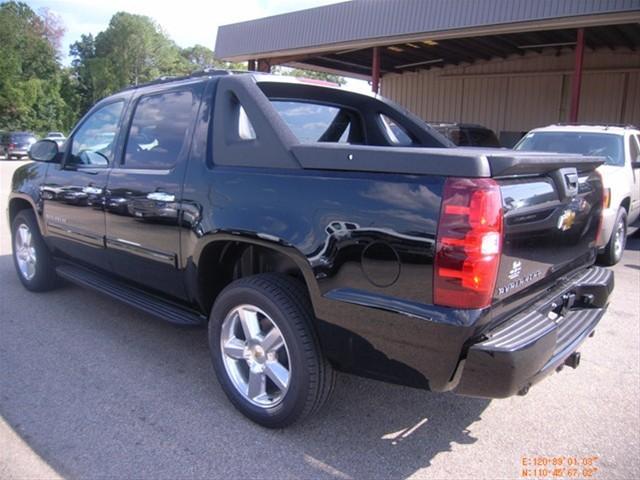 Chevrolet Avalanche 2011 photo 4