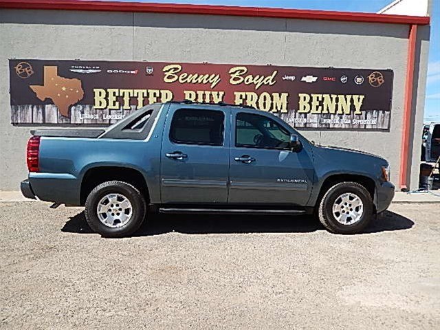 Chevrolet Avalanche 2011 photo 4