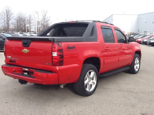 Chevrolet Avalanche 2011 photo 4