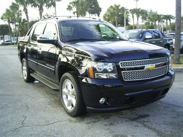 Chevrolet Avalanche 2011 photo 1