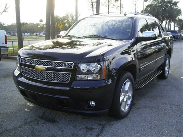Chevrolet Avalanche 2011 photo 4