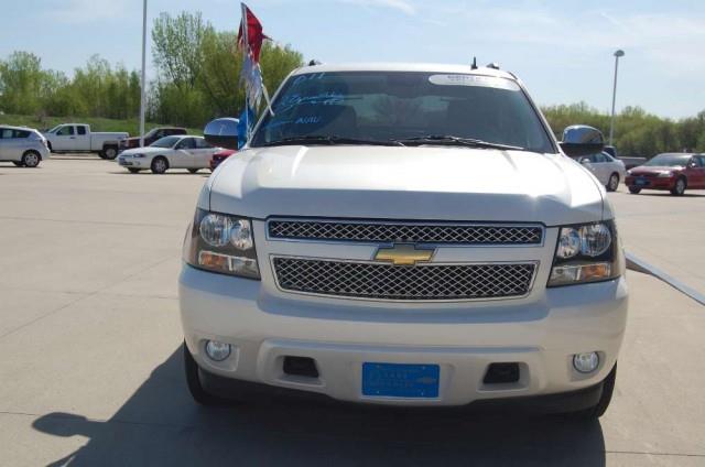 Chevrolet Avalanche 2011 photo 3