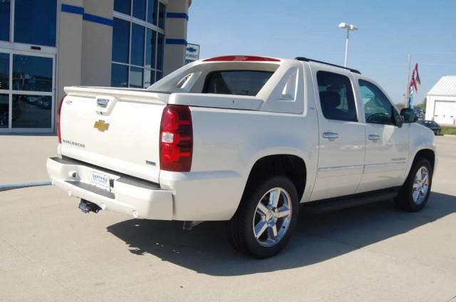Chevrolet Avalanche 2011 photo 4