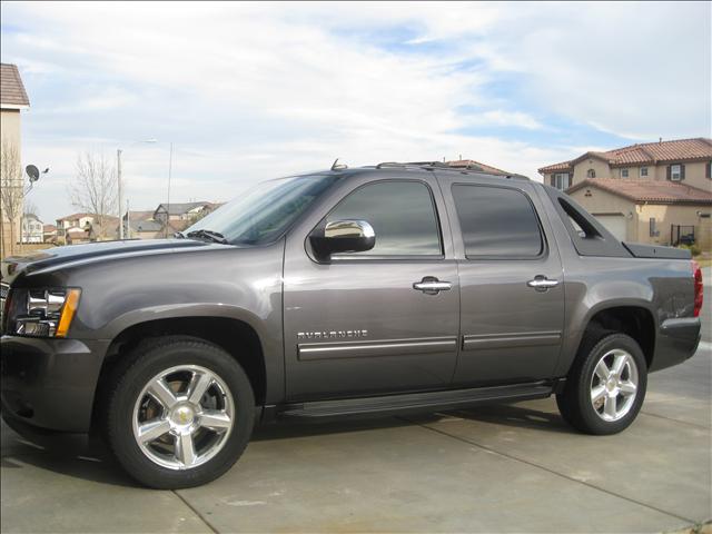 Chevrolet Avalanche 2011 photo 1