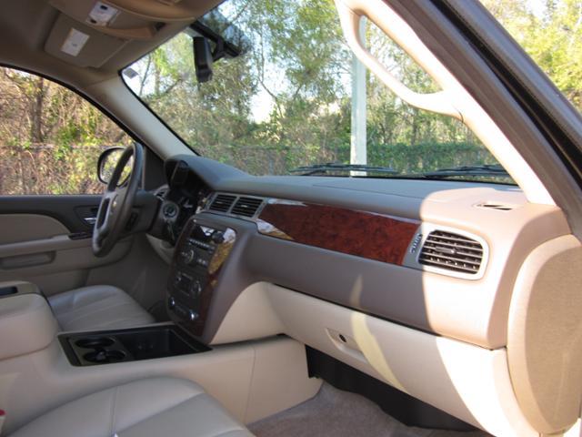 Chevrolet Avalanche 2012 photo 11