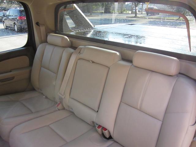 Chevrolet Avalanche 2012 photo 2