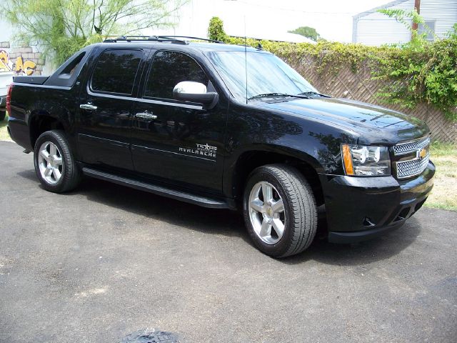 Chevrolet Avalanche 2012 photo 2