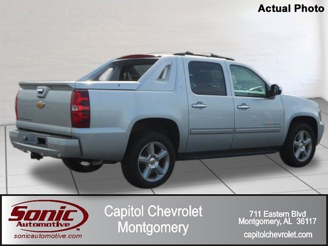 Chevrolet Avalanche 2012 photo 2