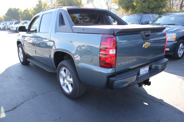Chevrolet Avalanche 2012 photo 4