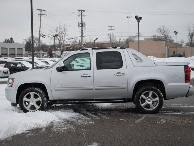 Chevrolet Avalanche 2012 photo 2