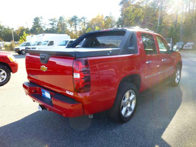 Chevrolet Avalanche 2012 photo 3