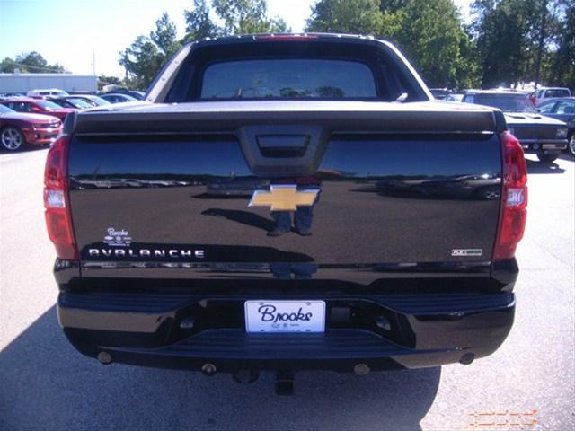 Chevrolet Avalanche 2012 photo 4