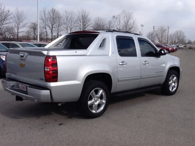 Chevrolet Avalanche 2012 photo 2