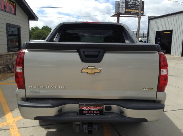 Chevrolet Avalanche 2014 photo 3