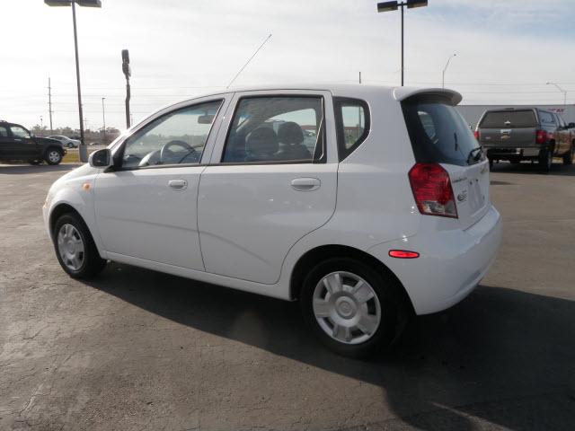Chevrolet Aveo 2004 photo 2