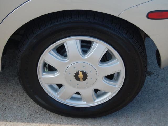 Chevrolet Aveo 2004 photo 2