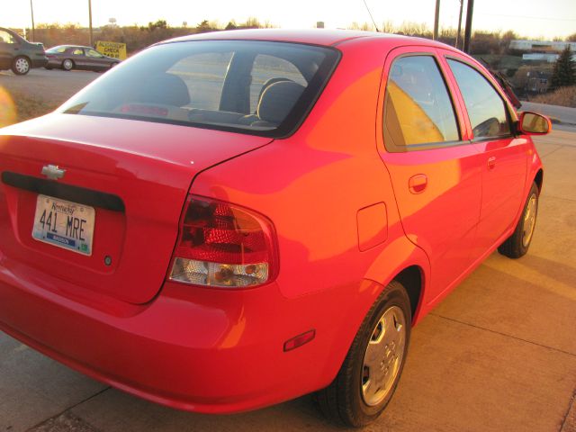 Chevrolet Aveo 2004 photo 2