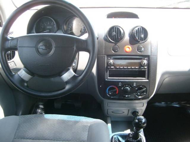 Chevrolet Aveo 2004 photo 2