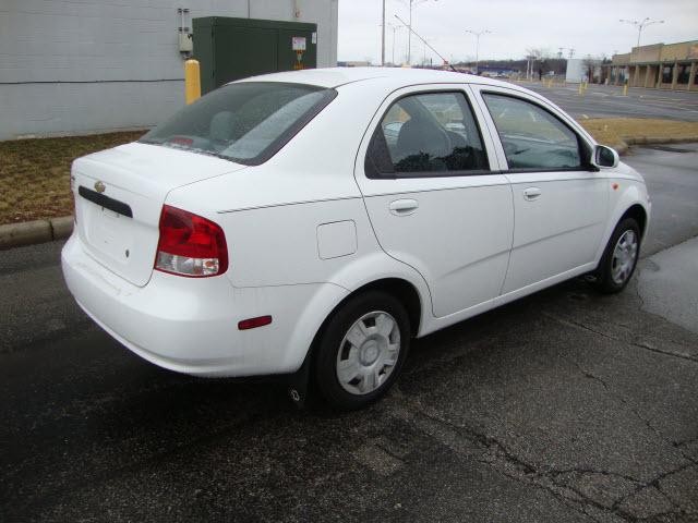 Chevrolet Aveo 2004 photo 2