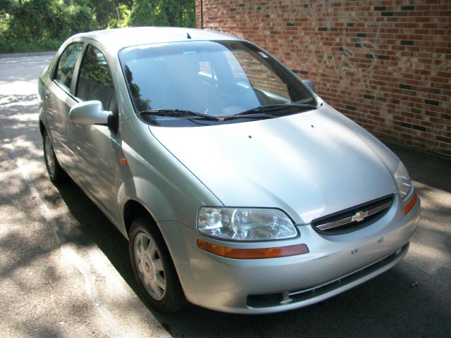 Chevrolet Aveo 2004 photo 2