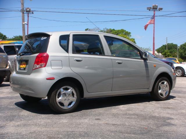 Chevrolet Aveo 2004 photo 2