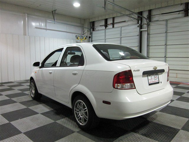 Chevrolet Aveo 2004 photo 1