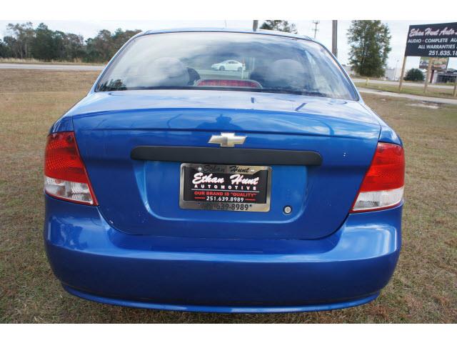 Chevrolet Aveo 2004 photo 2