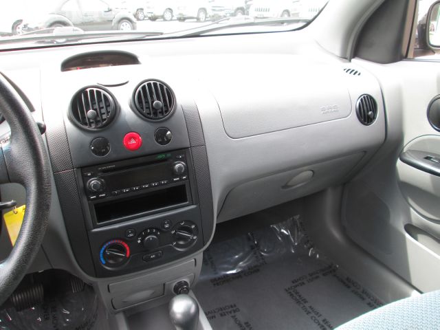 Chevrolet Aveo 2004 photo 9