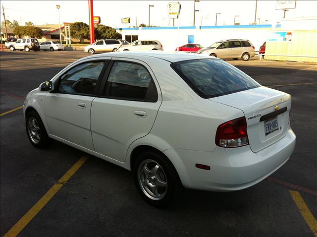 Chevrolet Aveo 2006 photo 2