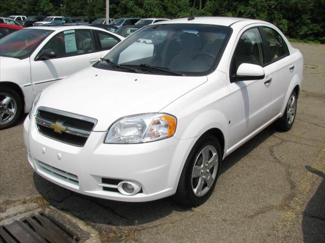 Chevrolet Aveo 4dr AWD SUV Sedan