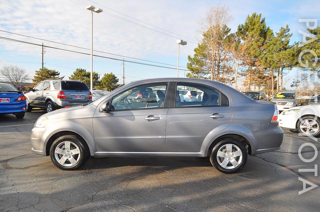 Chevrolet Aveo 2010 photo 2