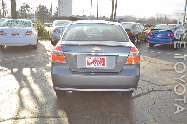 Chevrolet Aveo 2010 photo 3