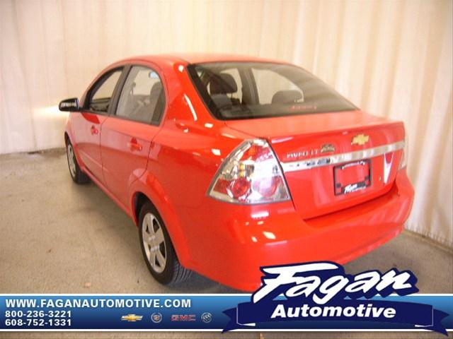 Chevrolet Aveo 2010 photo 2