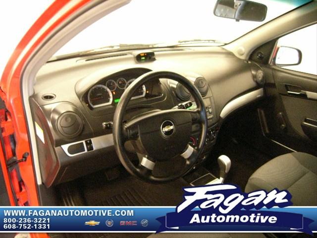 Chevrolet Aveo 2010 photo 3