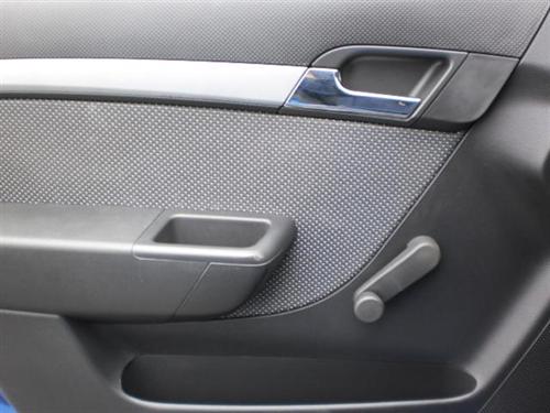 Chevrolet Aveo 2010 photo 2