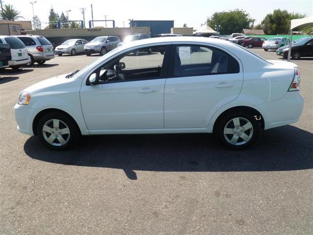 Chevrolet Aveo 2010 photo 2