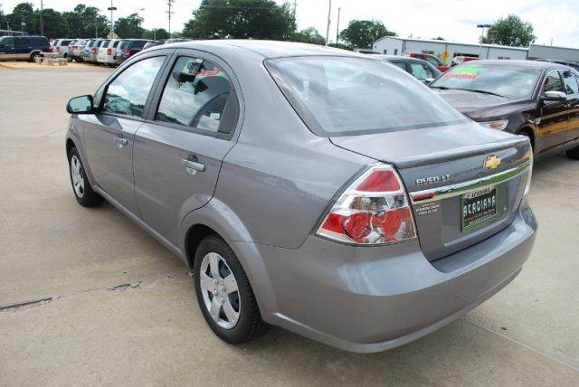 Chevrolet Aveo 2010 photo 2