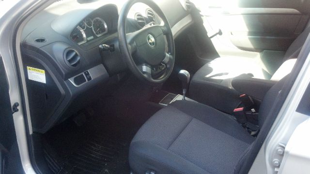 Chevrolet Aveo 2010 photo 2