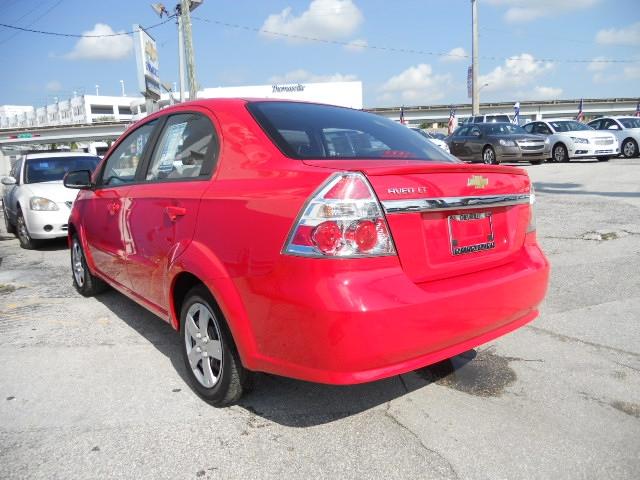 Chevrolet Aveo 2010 photo 2