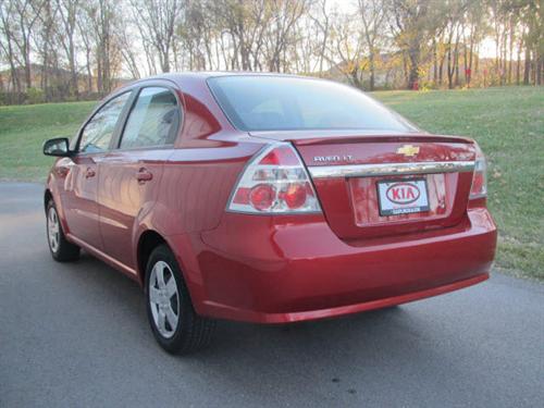 Chevrolet Aveo 2010 photo 2