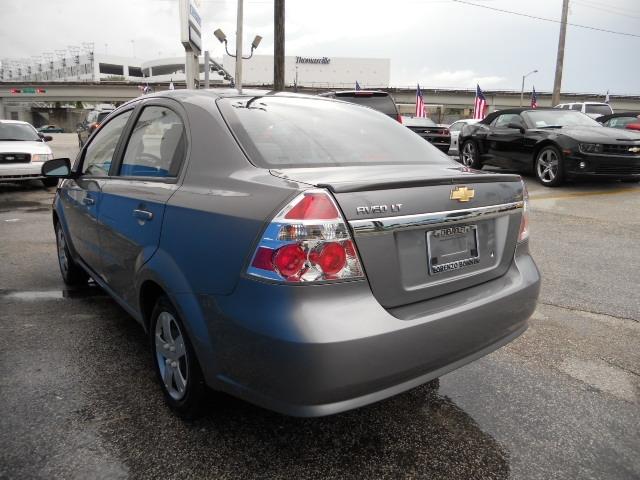 Chevrolet Aveo 2010 photo 2