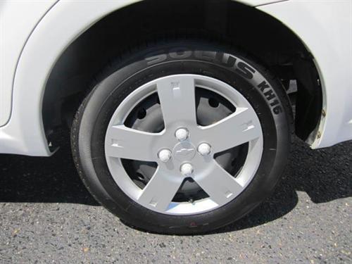 Chevrolet Aveo 2010 photo 2