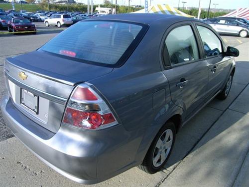 Chevrolet Aveo 2010 photo 2