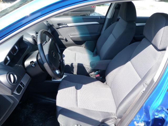 Chevrolet Aveo 2010 photo 2