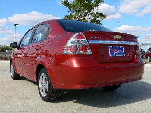 Chevrolet Aveo 2010 photo 2