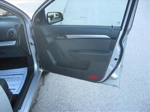 Chevrolet Aveo 2010 photo 2